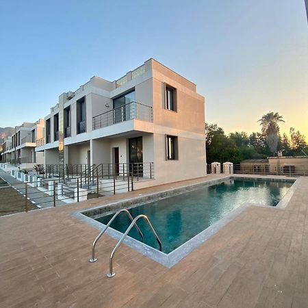 Palmiye Apartment Кирения Екстериор снимка