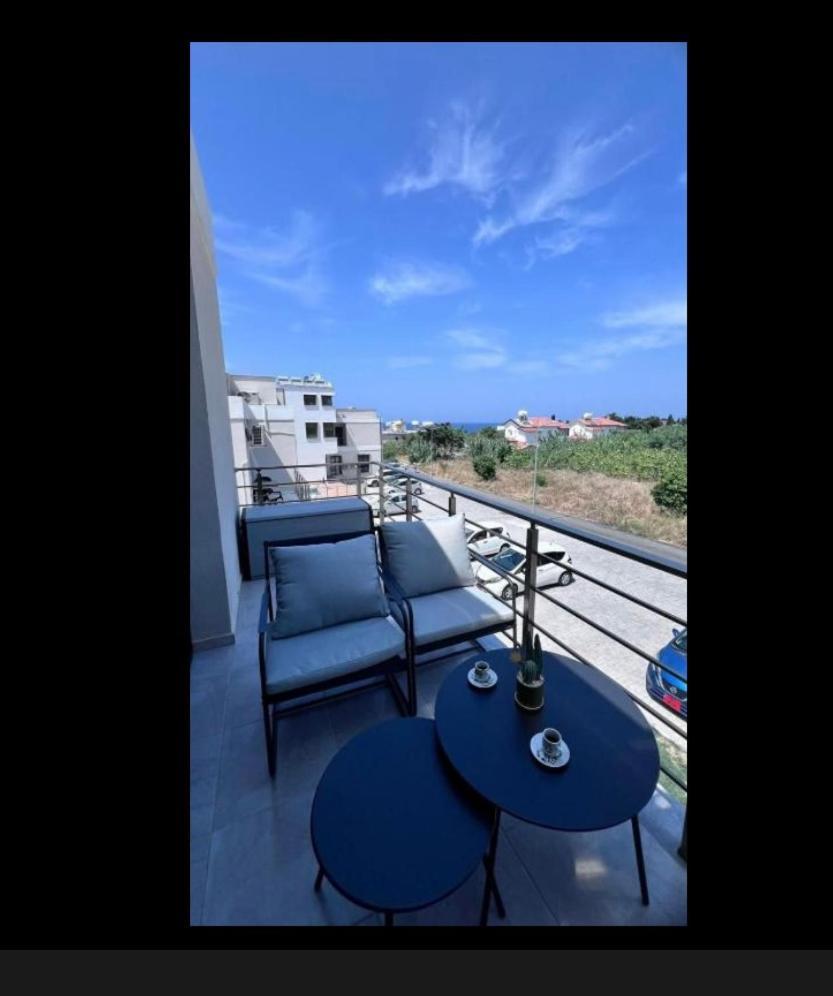 Palmiye Apartment Кирения Екстериор снимка